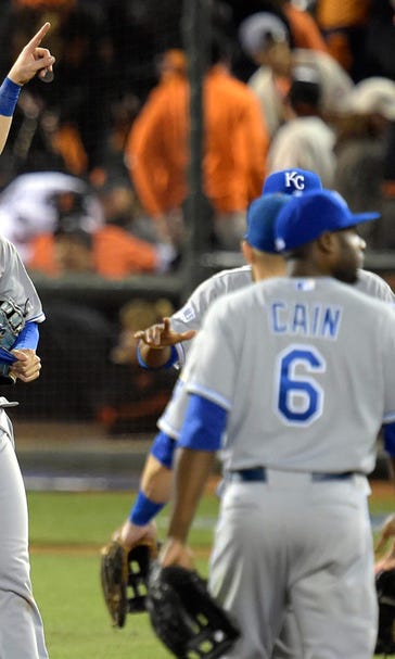 Royals take Game 3 in typical fashion: Defense, clutch hitting and a bulletproof bullpen